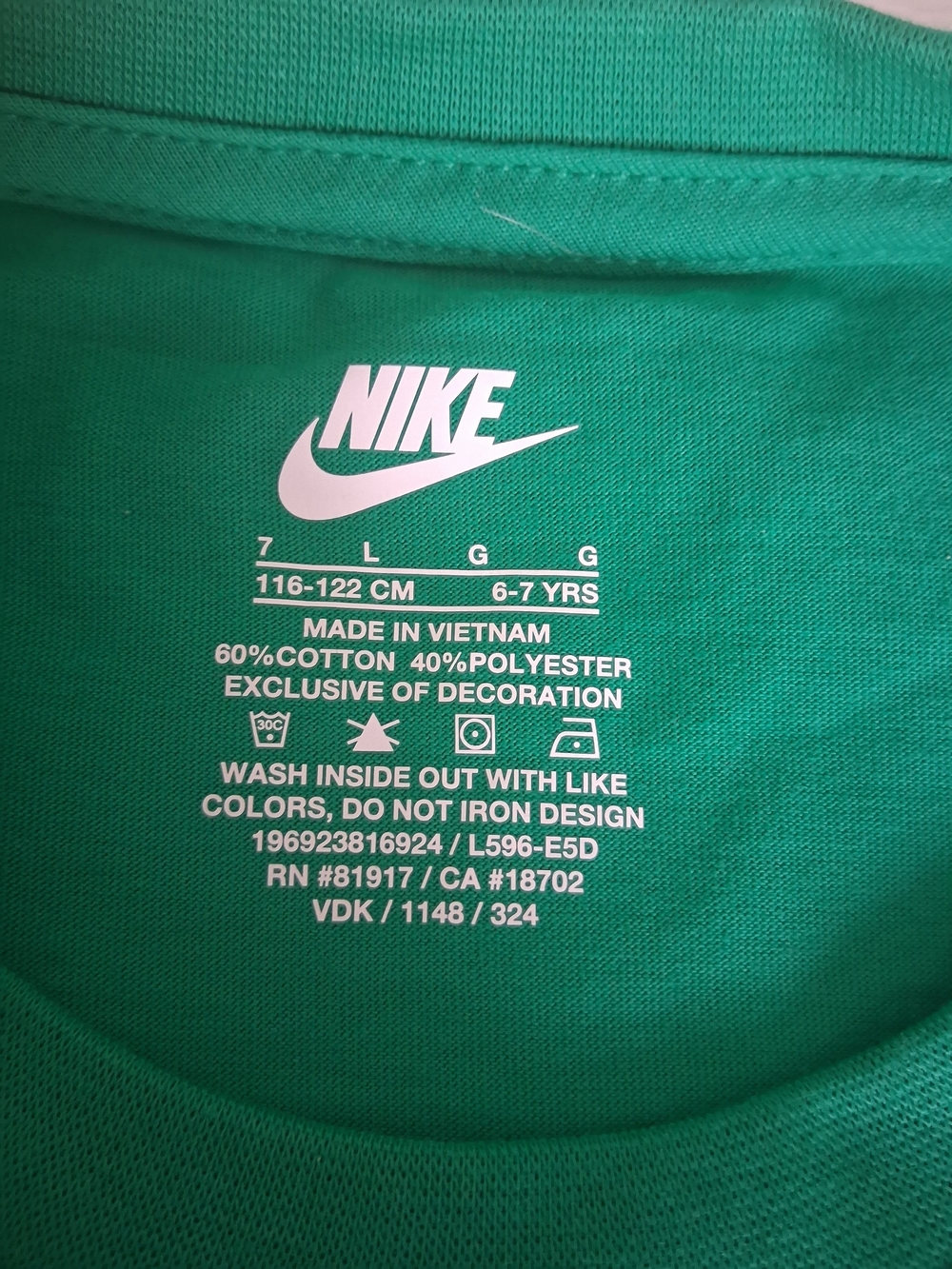 Nike Boys Green 2-Piece Shirt and Shorts Set Size 7 - Picture 3 of 9